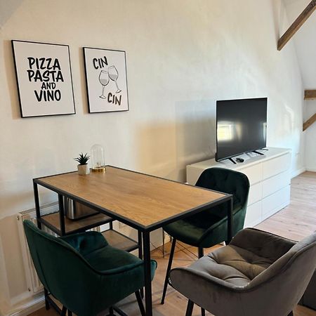 Appartement "Nina"Im Dachgeschoss, Inklusive Parkplatz Halle  Kültér fotó