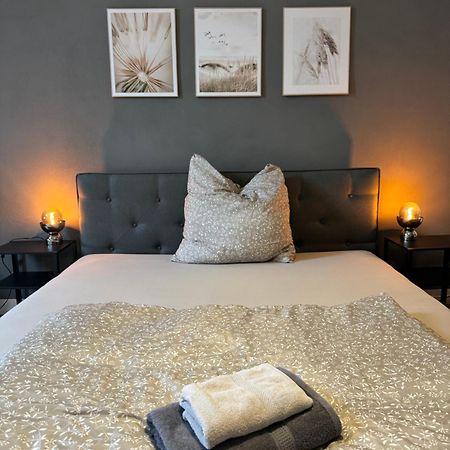 Appartement "Nina"Im Dachgeschoss, Inklusive Parkplatz Halle  Kültér fotó