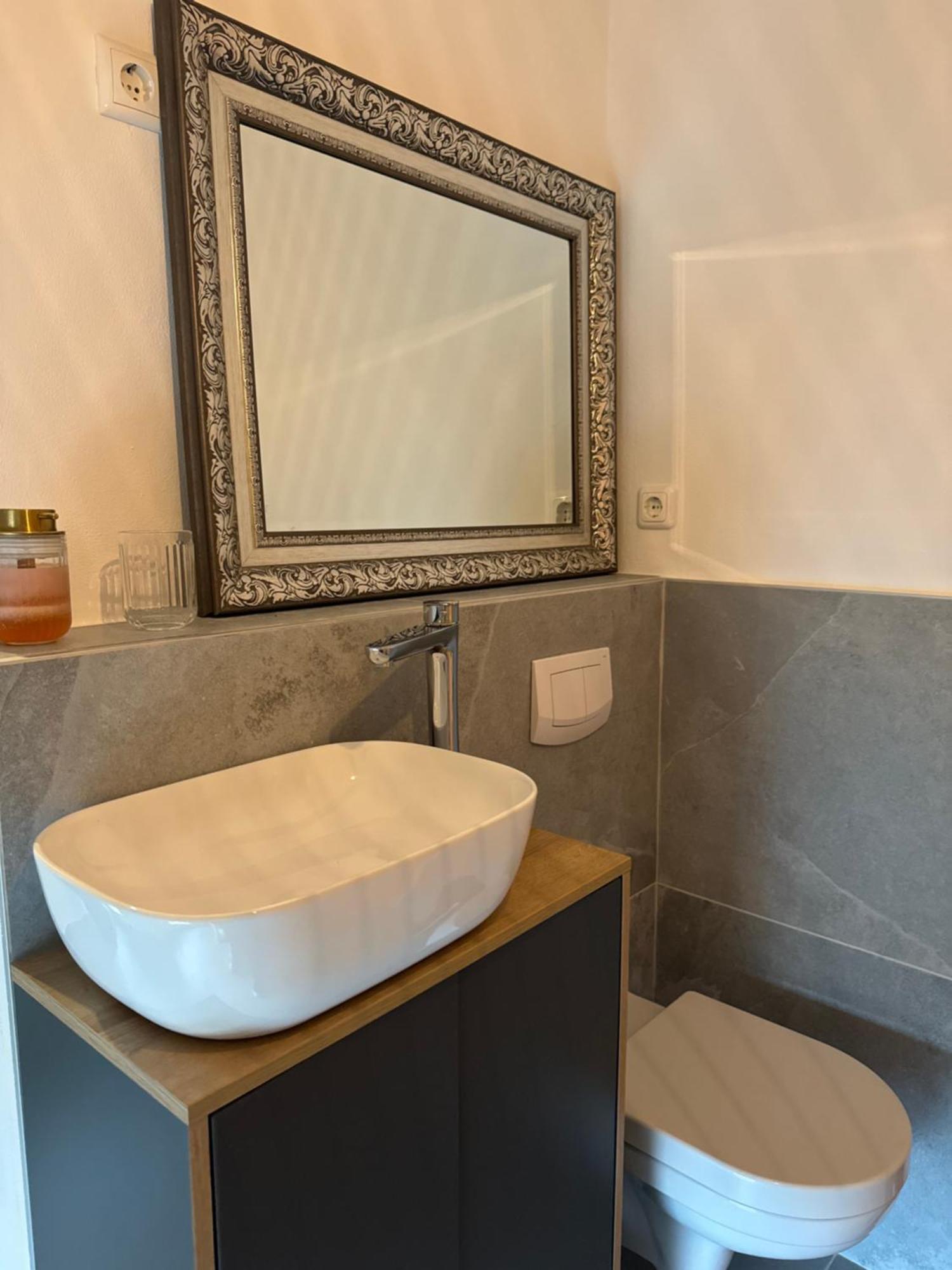 Appartement "Nina"Im Dachgeschoss, Inklusive Parkplatz Halle  Kültér fotó